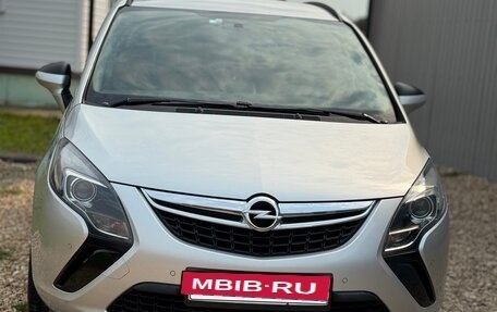 Opel Zafira C рестайлинг, 2015 год, 1 290 000 рублей, 6 фотография