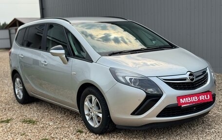 Opel Zafira C рестайлинг, 2015 год, 1 290 000 рублей, 2 фотография