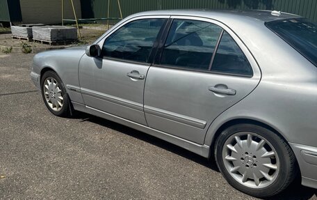 Mercedes-Benz E-Класс, 2002 год, 790 000 рублей, 1 фотография