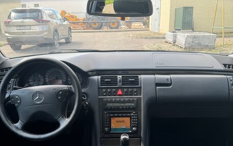 Mercedes-Benz E-Класс, 2002 год, 790 000 рублей, 3 фотография