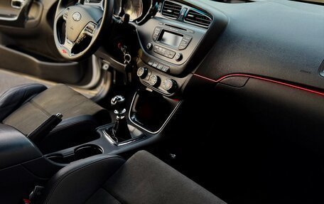 KIA cee'd GT II, 2014 год, 1 350 000 рублей, 9 фотография