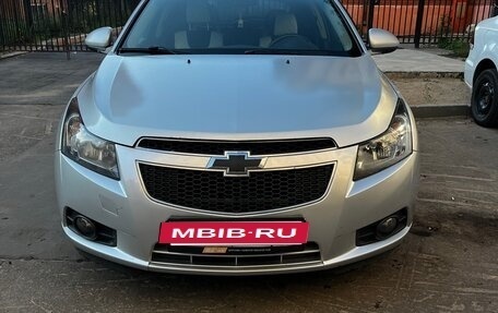 Chevrolet Cruze II, 2012 год, 775 600 рублей, 3 фотография