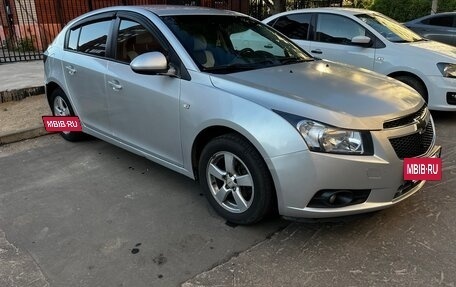 Chevrolet Cruze II, 2012 год, 775 600 рублей, 2 фотография