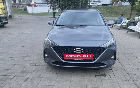 Hyundai Solaris II рестайлинг, 2022 год, 1 680 000 рублей, 7 фотография
