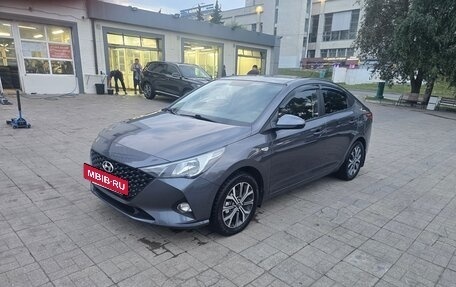 Hyundai Solaris II рестайлинг, 2022 год, 1 680 000 рублей, 5 фотография