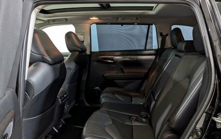 Toyota Highlander, 2023 год, 4 200 000 рублей, 4 фотография
