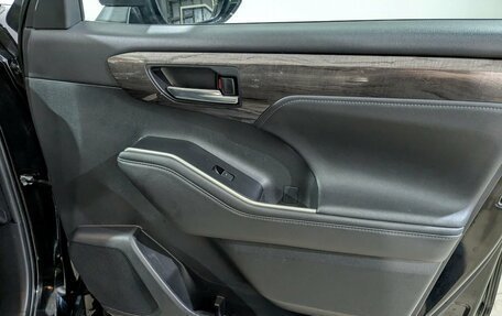 Toyota Highlander, 2023 год, 4 200 000 рублей, 25 фотография
