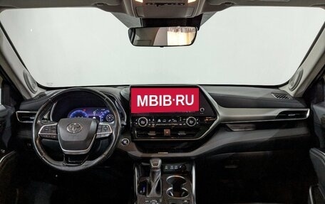 Toyota Highlander, 2023 год, 4 200 000 рублей, 26 фотография