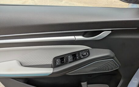 Geely Emgrand, 2023 год, 1 620 000 рублей, 18 фотография