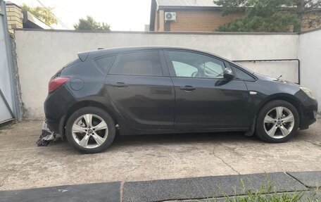 Opel Astra J, 2010 год, 400 000 рублей, 2 фотография