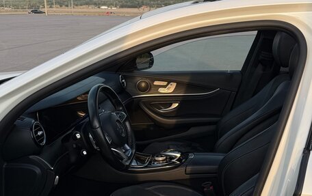 Mercedes-Benz E-Класс, 2016 год, 2 850 000 рублей, 14 фотография