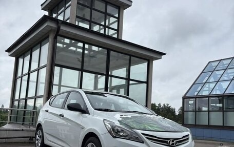 Hyundai Solaris II рестайлинг, 2014 год, 800 000 рублей, 2 фотография