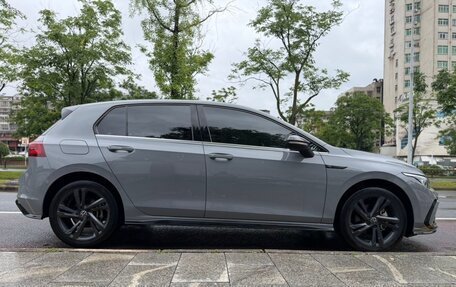 Volkswagen Golf VIII, 2022 год, 2 125 000 рублей, 5 фотография