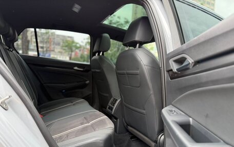 Volkswagen Golf VIII, 2022 год, 2 125 000 рублей, 12 фотография