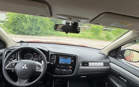 Mitsubishi Outlander III рестайлинг 3, 2013 год, 1 390 000 рублей, 7 фотография