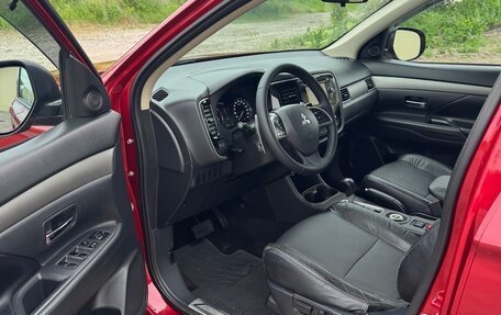 Mitsubishi Outlander III рестайлинг 3, 2013 год, 1 390 000 рублей, 6 фотография