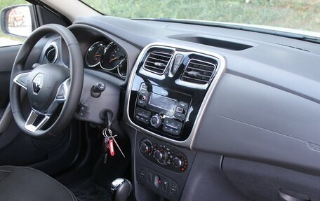 Renault Logan II, 2020 год, 1 050 000 рублей, 7 фотография
