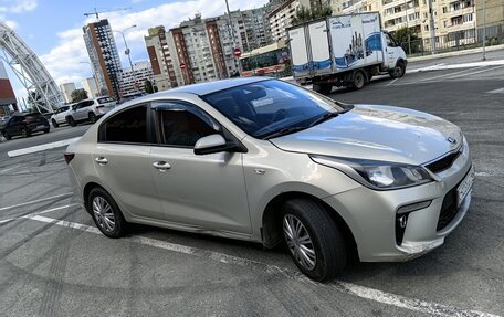 KIA Rio IV, 2018 год, 1 050 000 рублей, 2 фотография