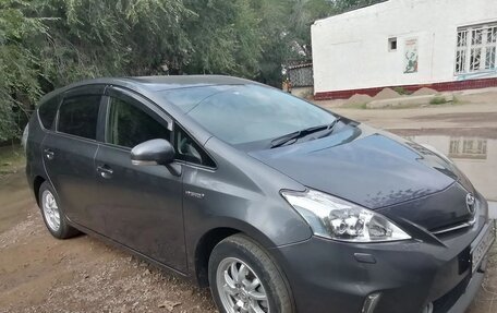 Toyota Prius Alpha I (ZVW40/41), 2014 год, 1 750 000 рублей, 3 фотография