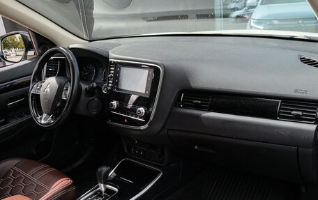 Mitsubishi Outlander III рестайлинг 3, 2020 год, 2 399 000 рублей, 7 фотография