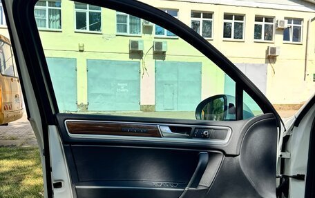 Volkswagen Touareg III, 2015 год, 2 800 000 рублей, 10 фотография