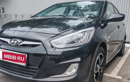 Hyundai Solaris II рестайлинг, 2014 год, 890 000 рублей, 20 фотография