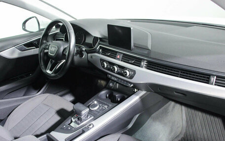 Audi A4, 2016 год, 2 900 000 рублей, 10 фотография