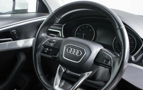 Audi A4, 2016 год, 2 900 000 рублей, 24 фотография