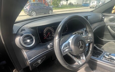 Mercedes-Benz E-Класс, 2020 год, 2 500 000 рублей, 7 фотография