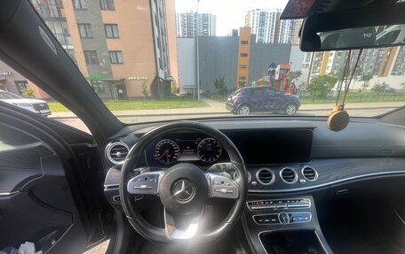 Mercedes-Benz E-Класс, 2020 год, 2 500 000 рублей, 10 фотография