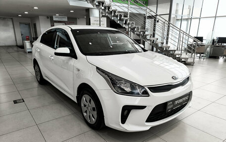 KIA Rio IV, 2018 год, 990 000 рублей, 3 фотография
