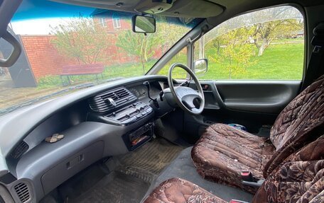 Toyota Estima III рестайлинг -2, 1993 год, 525 000 рублей, 17 фотография