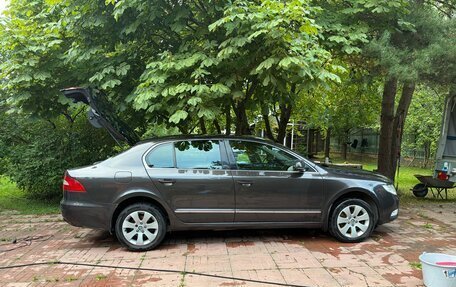 Skoda Superb III рестайлинг, 2010 год, 950 000 рублей, 3 фотография