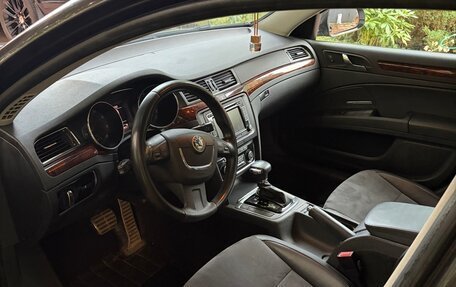 Skoda Superb III рестайлинг, 2010 год, 950 000 рублей, 10 фотография
