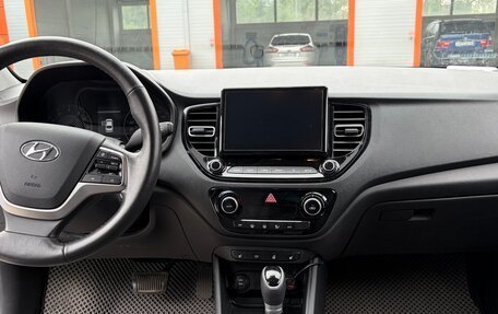 Hyundai Solaris II рестайлинг, 2021 год, 1 300 000 рублей, 12 фотография