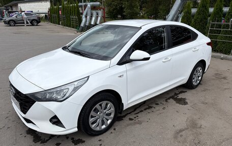 Hyundai Solaris II рестайлинг, 2021 год, 1 300 000 рублей, 8 фотография