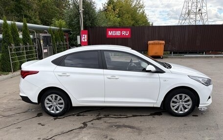 Hyundai Solaris II рестайлинг, 2021 год, 1 300 000 рублей, 3 фотография