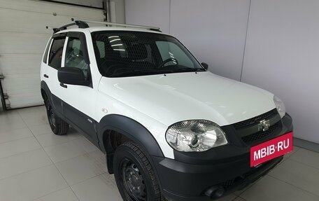 Chevrolet Niva I рестайлинг, 2019 год, 750 000 рублей, 4 фотография