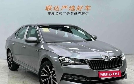 Skoda Superb III рестайлинг, 2023 год, 2 050 000 рублей, 3 фотография