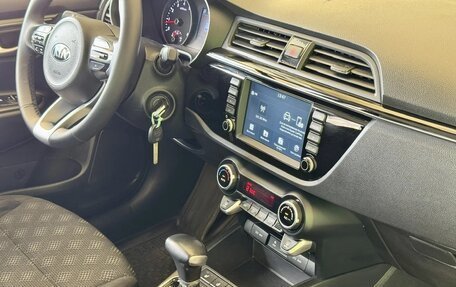 KIA Rio IV, 2018 год, 1 372 000 рублей, 12 фотография