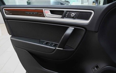 Volkswagen Touareg III, 2017 год, 2 850 000 рублей, 11 фотография