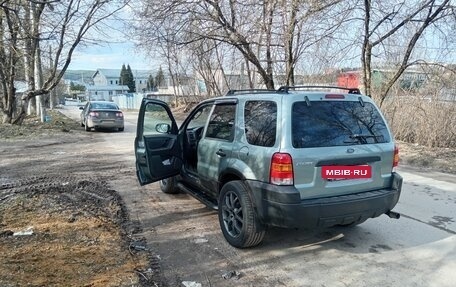 Ford Escape II, 2004 год, 500 000 рублей, 3 фотография