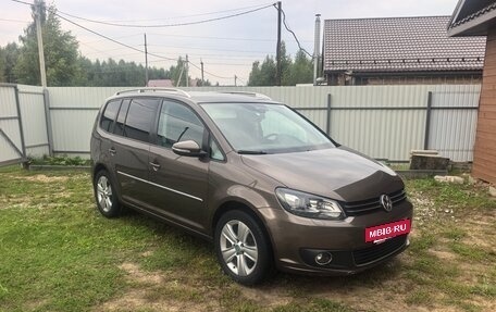 Volkswagen Touran III, 2012 год, 750 000 рублей, 2 фотография