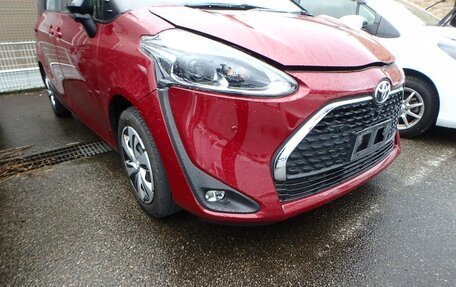 Toyota Sienta II, 2021 год, 1 650 000 рублей, 3 фотография