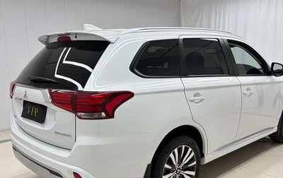 Mitsubishi Outlander III рестайлинг 3, 2022 год, 2 210 000 рублей, 1 фотография