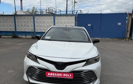 Toyota Camry, 2019 год, 2 800 000 рублей, 1 фотография