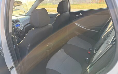 Hyundai Solaris II рестайлинг, 2014 год, 880 000 рублей, 12 фотография