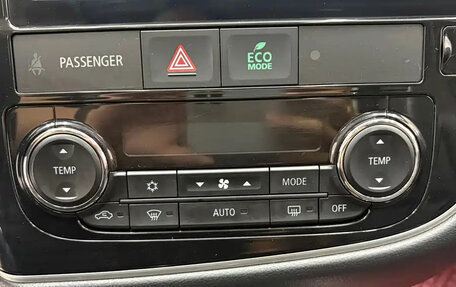 Mitsubishi Outlander III рестайлинг 3, 2022 год, 2 210 000 рублей, 13 фотография