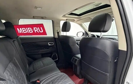 Mitsubishi Outlander III рестайлинг 3, 2022 год, 2 210 000 рублей, 16 фотография