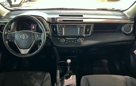 Toyota RAV4, 2016 год, 2 360 000 рублей, 18 фотография